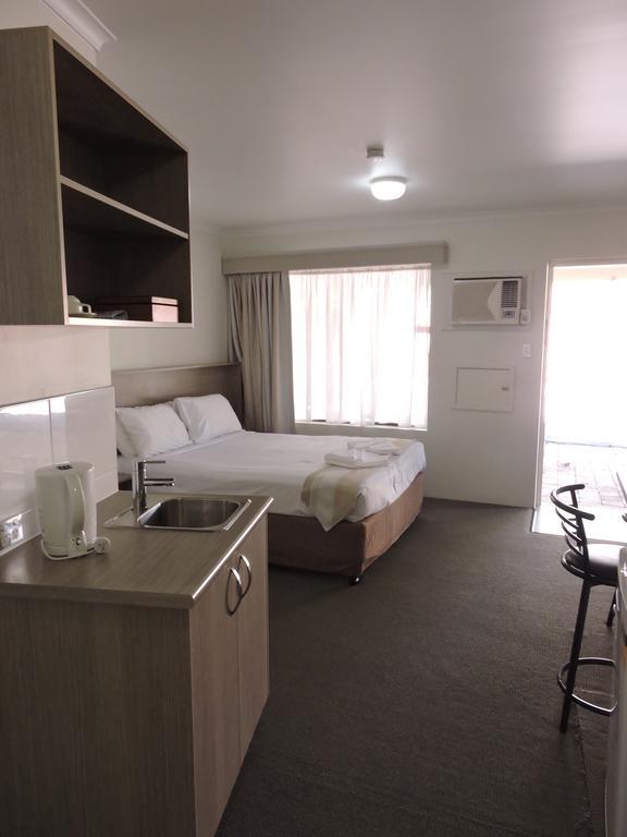 Town & Country Motel Nerang Bilik gambar